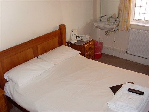 Jakie są najlepsze hotele w pobliżu lokalizacji Godinton House & Gardens? Ashford  Zewnętrze zdjęcie